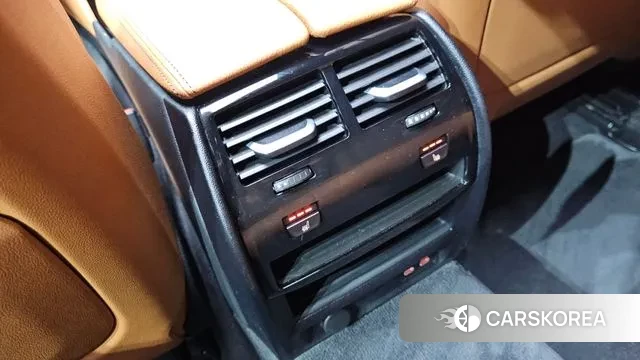 BMW 5 Series (G30) id 2989392 из Кореи 8