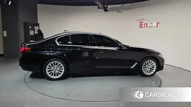 BMW 5 Series (G30) id 3448663 из Кореи 8