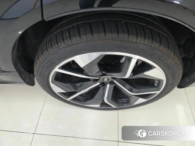 Audi RSQ8 (4M) id 4711455 из Кореи 8