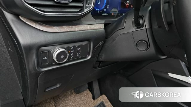 Ford Explorer 6th Generation id 4556458 из Кореи 8