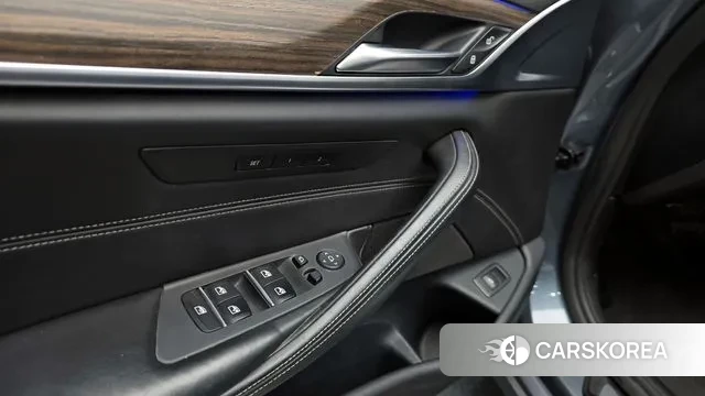 BMW 5 Series (G30) id 3013840 из Кореи 8