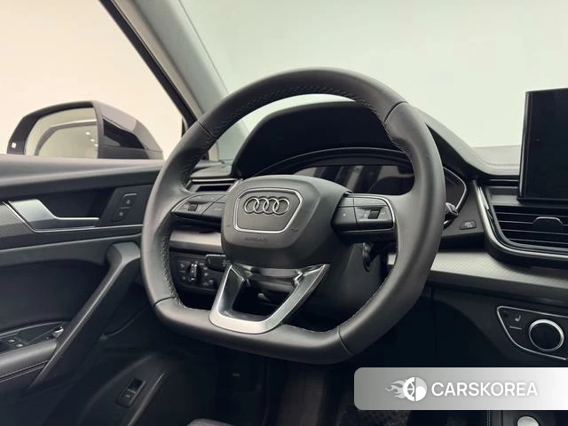 Audi Q5L id 3927064 из Китая 8