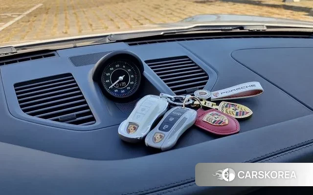 Porsche 911(992) id 3561972 из Кореи 8