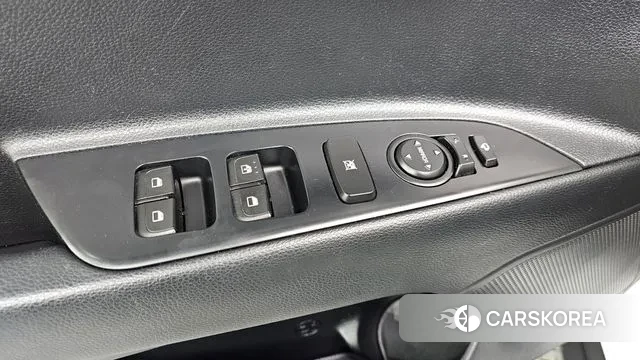 Kia Stonic id 3651952 из Кореи 8