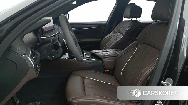 BMW 5 Series (G30) id 4769119 из Кореи 8