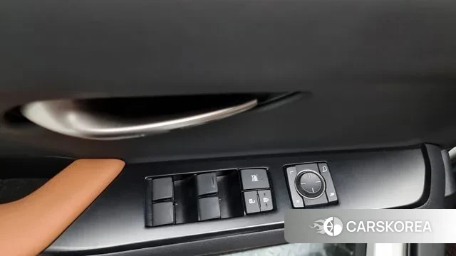 Lexus UX250h id 2902017 из Кореи 8