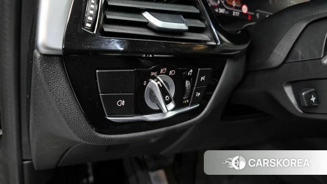 BMW 5 Series (G30) id 3840162 из Кореи 8