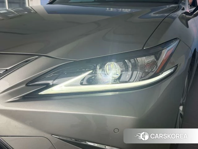 Lexus ES id 4342127 из Китая 8