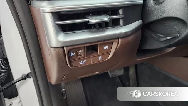 Hyundai Grandeur (GN7) id 3452422 из Кореи 8