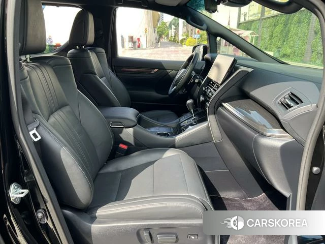 Lexus LM id 4359609 из Китая 8