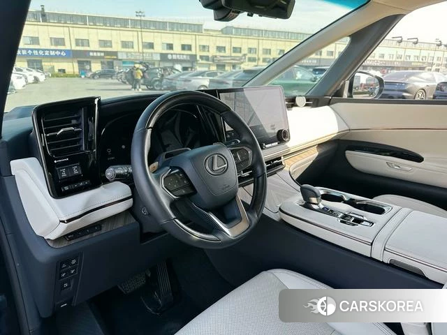 Lexus LM id 4301417 из Китая 8