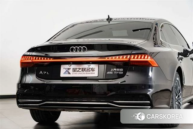 Audi A7L id 3857702 из Китая 8