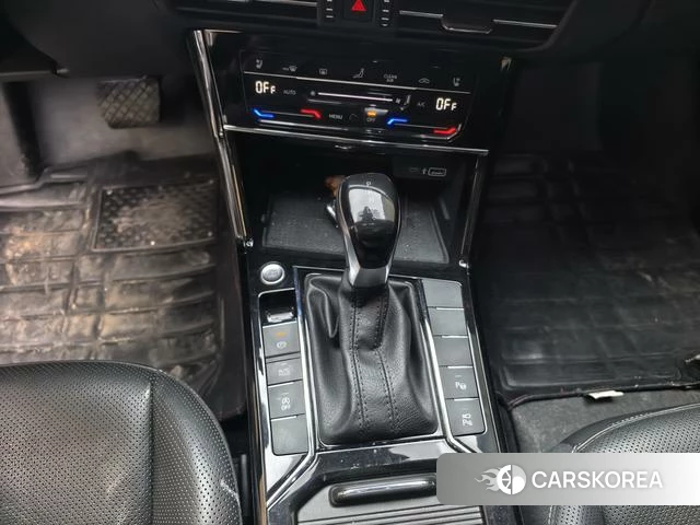 Volkswagen Passat id 4258754 из Китая 8
