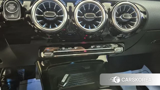 Mercedes-Benz A-Class W177 id 3731605 из Кореи 8