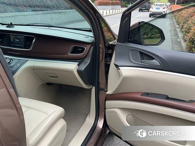 Buick GL8 id 4253931 из Китая 8