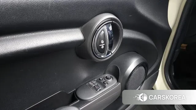 Mini Cooper id 3692548 из Кореи 8