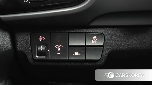Kia Stonic id 4620689 из Кореи 8