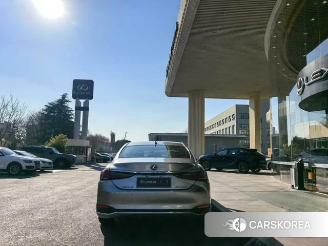 Lexus ES id 4274199 из Китая 8