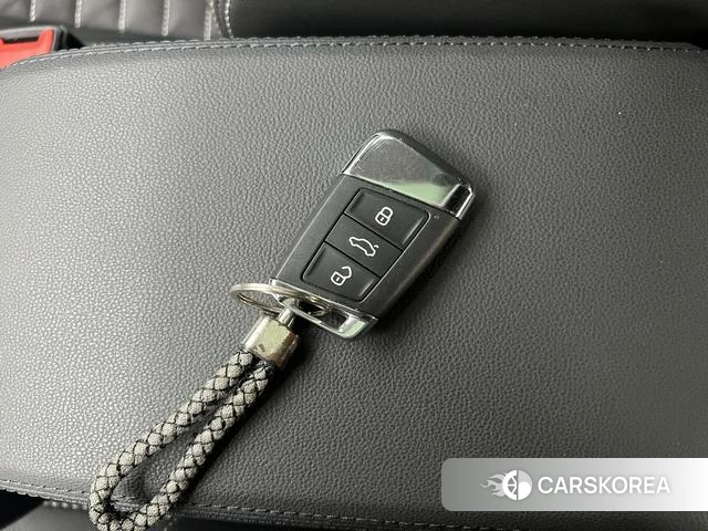 Volkswagen Magotan id 4275901 из Китая 8