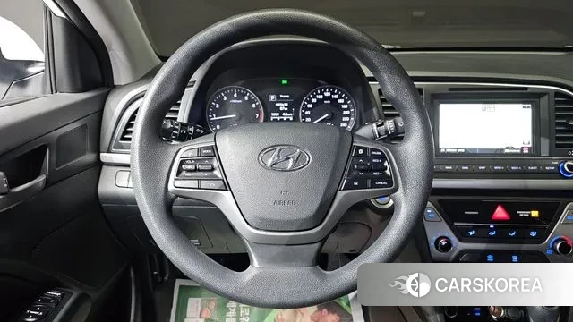 Hyundai Avante AD id 3773323 из Кореи 8