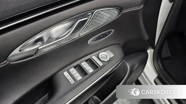 Genesis GV70 id 3208601 из Кореи 8