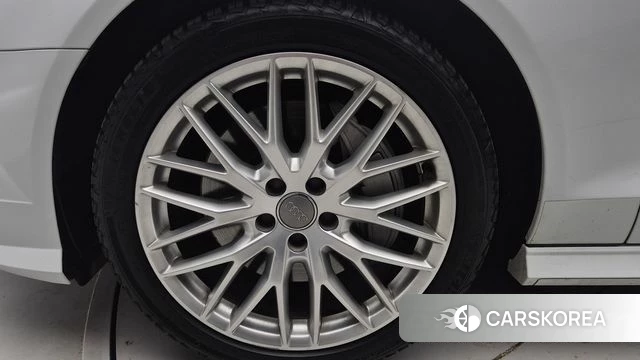 Audi New A6 id 4642850 из Кореи 8