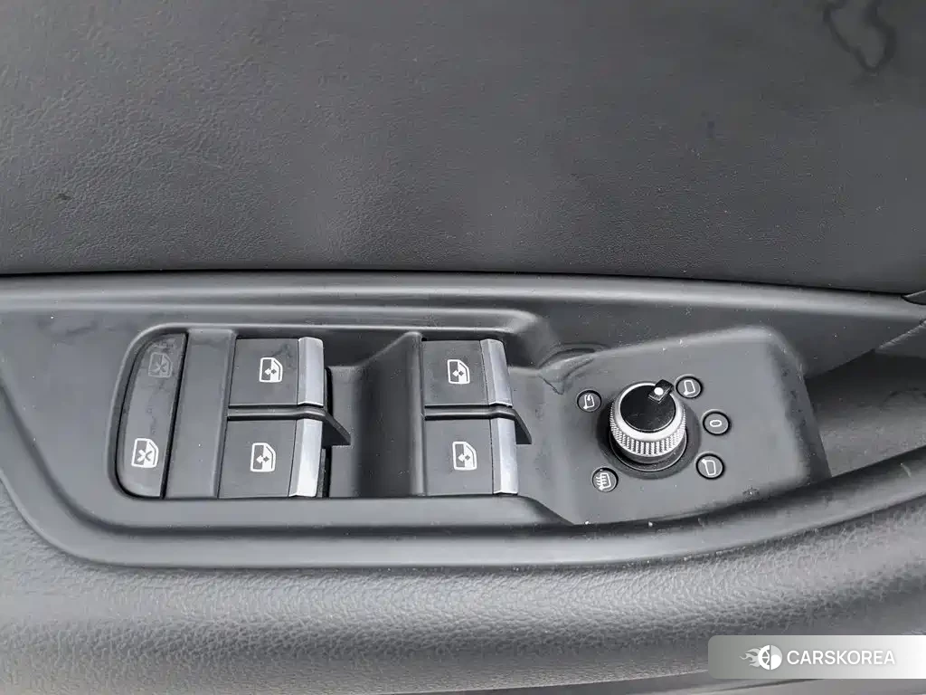Audi A4L id 4628387 из Китая 8