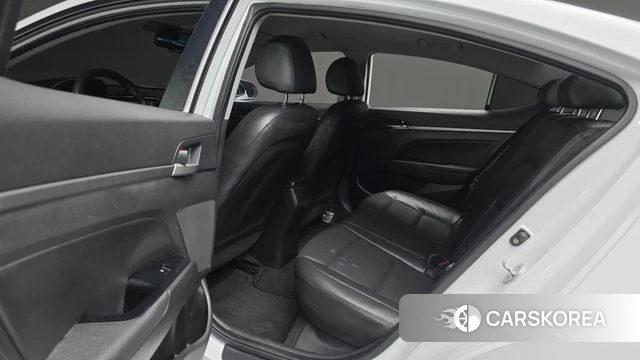 Hyundai Avante AD id 4918964 из Кореи 8