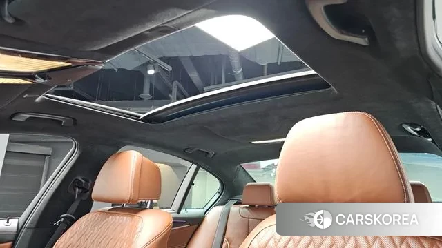 BMW 5 Series (G30) id 3384833 из Кореи 8