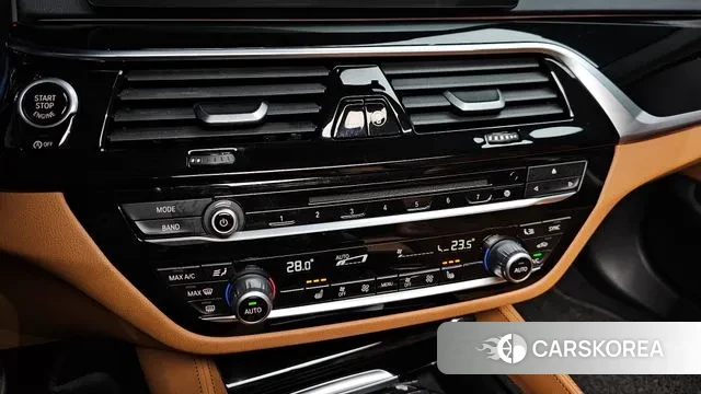 BMW 5 Series (G30) id 3703765 из Кореи 8