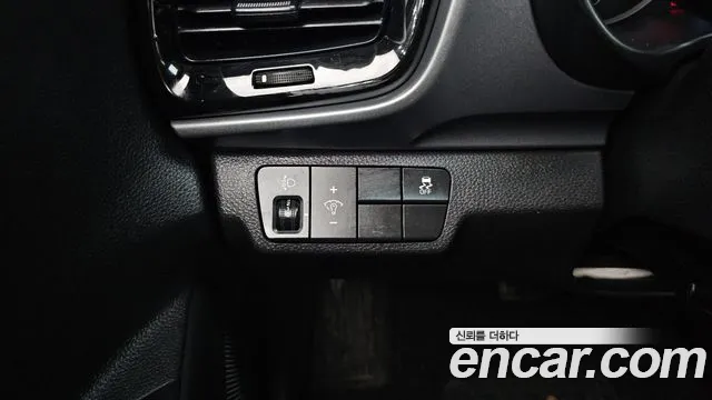 Kia Stonic id 2705187 из Кореи 8