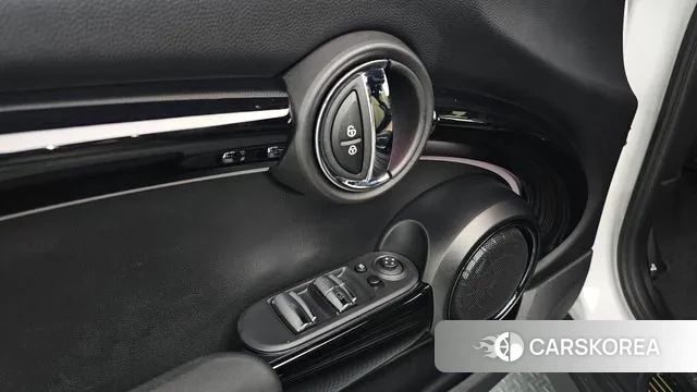 Mini Cooper S Convertible id 3507589 из Кореи 8