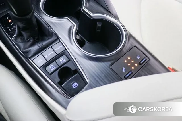 Toyota Camry (XV70) id 3550324 из Кореи 8