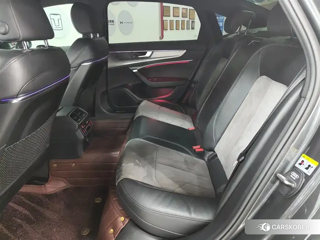 Audi A6L id 4548230 из Китая 8