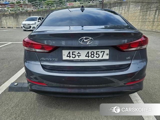 Hyundai Avante AD id 4557904 из Кореи 8