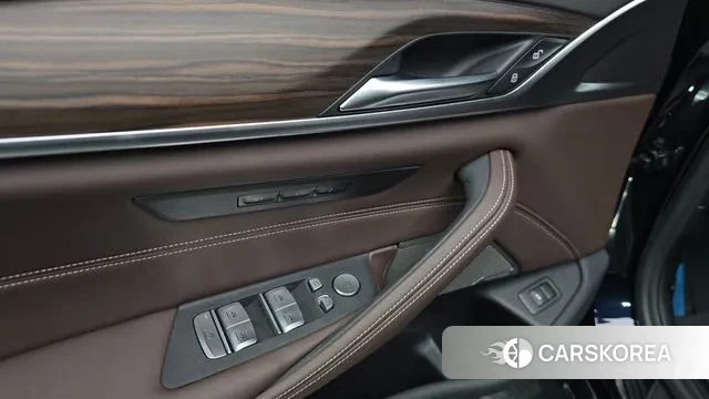 BMW 5 Series (G30) id 3727645 из Кореи 8