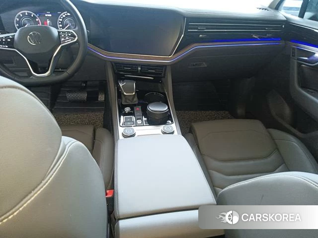 Volkswagen Touareg id 4328802 из Китая 8