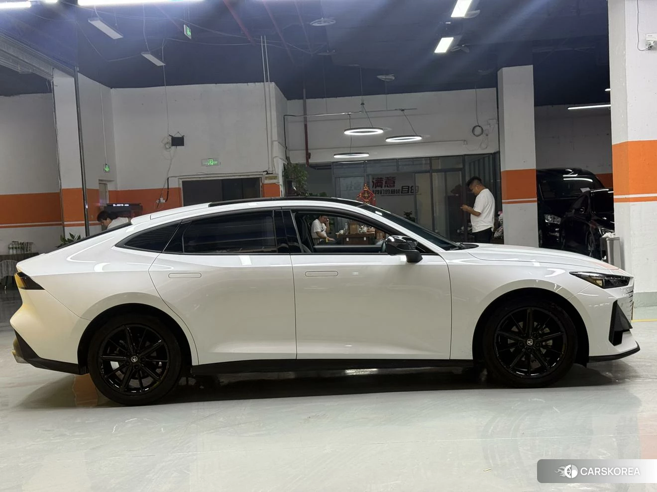 Chang'an UNI-V id 4513733 из Китая 8