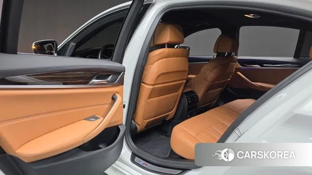 BMW 5 Series (G30) id 3032840 из Кореи 8