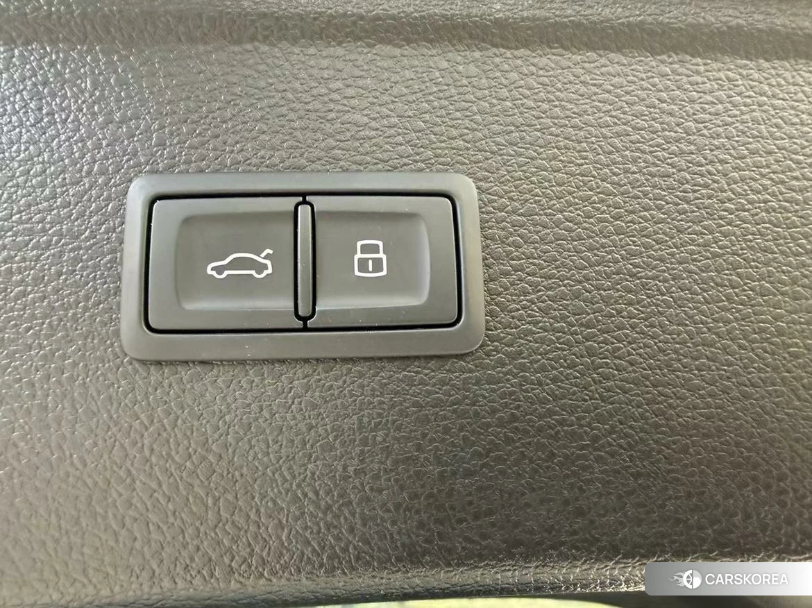 Audi Q5L id 4455122 из Китая 8