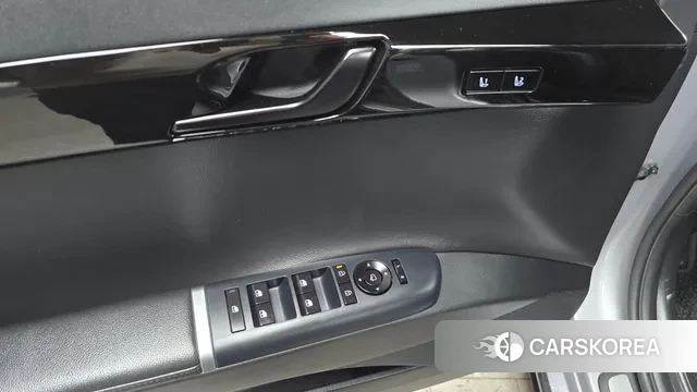 Hyundai Grandeur (GN7) id 3629359 из Кореи 8