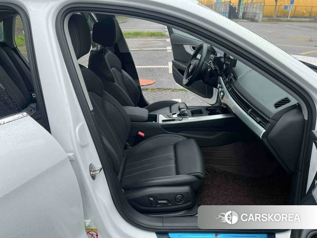 Audi A4L id 4290433 из Китая 8