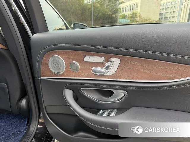 Mercedes-Benz E-class id 4276836 из Китая 8