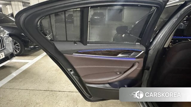 BMW 5 Series (G30) id 3934415 из Кореи 8