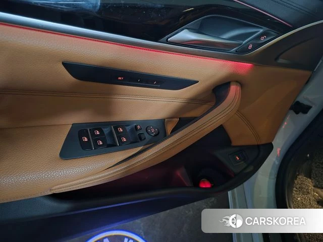 BMW 5 Series (G30) id 3801747 из Кореи 8