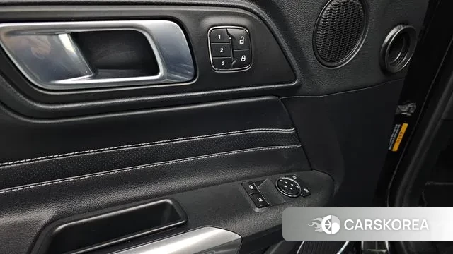 Ford Mustang id 3526425 из Кореи 8