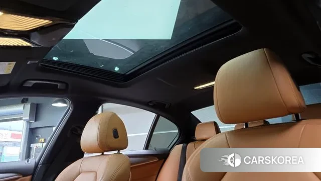 BMW 5 Series (G30) id 3319826 из Кореи 8