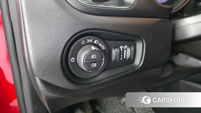 Jeep Renegade id 4614875 из Кореи 8