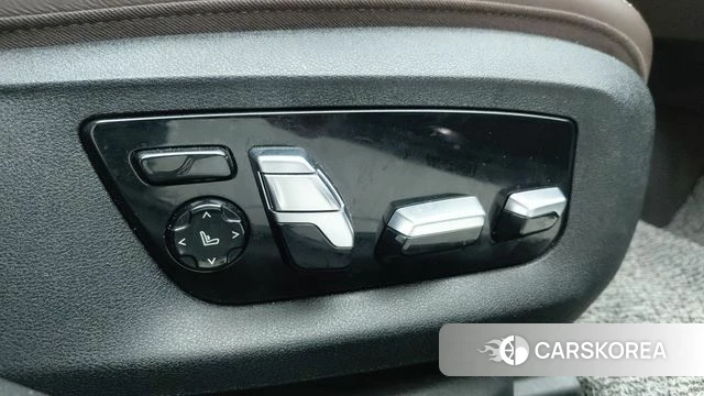BMW 5 Series (G30) id 4496571 из Кореи 8