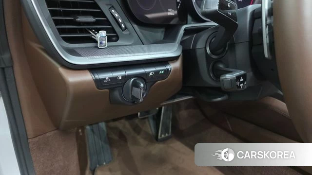 Porsche 911(992) id 4442781 из Кореи 8